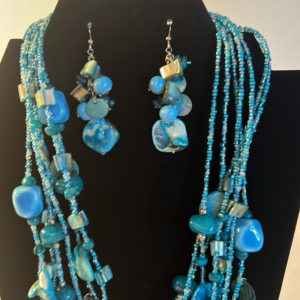 Absolutely Stunning Blue Bead Statement Necklace … - image 3